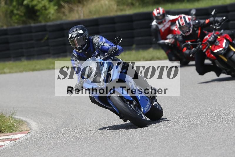 /27 12.06.2025 Ducati Schweiz Trackday Warmup  ADR/gruen-vert/4